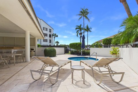 Townhouse in North Palm Beach, Florida 3 bedrooms, 164.07 sq.m. № 2376230 - photo 30