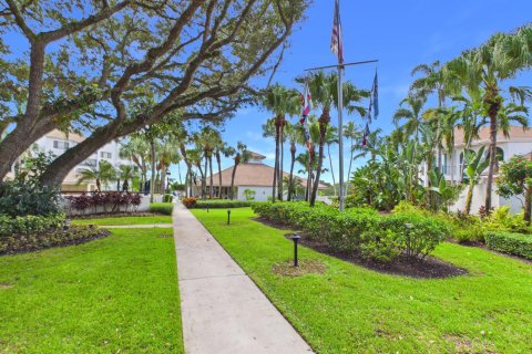 Townhouse in North Palm Beach, Florida 3 bedrooms, 164.07 sq.m. № 2376230 - photo 27