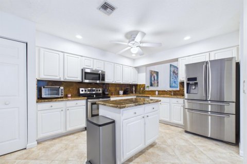 Townhouse in North Palm Beach, Florida 3 bedrooms, 164.07 sq.m. № 2376230 - photo 3