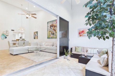 Townhouse in North Palm Beach, Florida 3 bedrooms, 164.07 sq.m. № 2376230 - photo 19