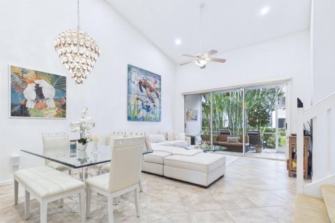 Townhouse in North Palm Beach, Florida 3 bedrooms, 164.07 sq.m. № 2376230