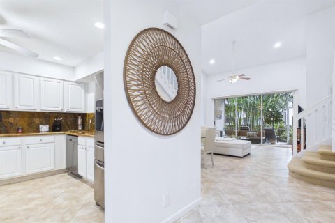Townhouse in North Palm Beach, Florida 3 bedrooms, 164.07 sq.m. № 2376230 - photo 16