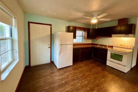House in Florahome, Florida 2 bedrooms, 93.65 sq.m. № 1547757 - photo 22