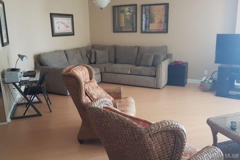 Copropriété à louer à Hollywood, Floride: 1 chambre, 99.41 m2 № 1984867 - photo 7