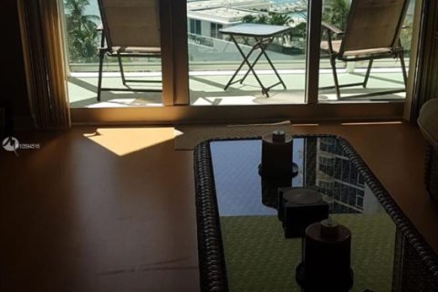 Copropriété à louer à Hollywood, Floride: 1 chambre, 99.41 m2 № 1984867 - photo 2