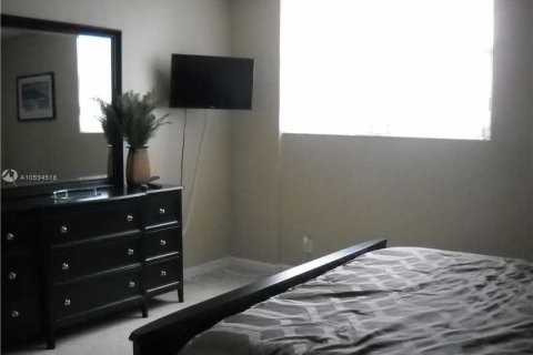 Copropriété à louer à Hollywood, Floride: 1 chambre, 99.41 m2 № 1984867 - photo 10