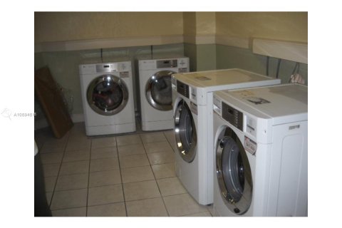 Copropriété à louer à Hollywood, Floride: 1 chambre, 99.41 m2 № 1984867 - photo 24