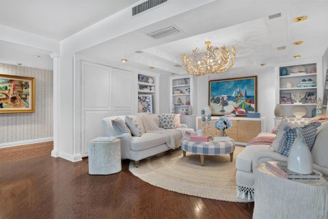 Condo in Palm Beach, Florida, 2 bedrooms № 2250132 - photo 3