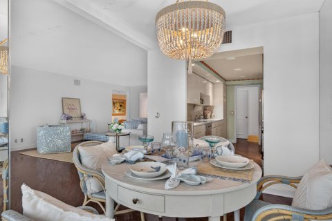 Condo in Palm Beach, Florida, 2 bedrooms № 2250132 - photo 6