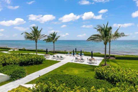 Condo in Palm Beach, Florida, 2 bedrooms № 2250132 - photo 16