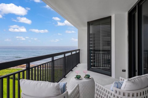 Condo in Palm Beach, Florida, 2 bedrooms № 2250132 - photo 13