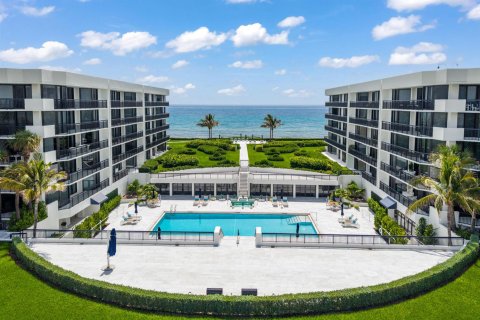 Condo in Palm Beach, Florida, 2 bedrooms № 2250132 - photo 15