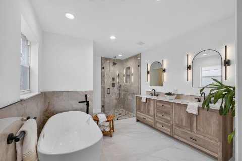 House in Palm Beach Gardens, Florida 5 bedrooms, 292.92 sq.m. № 2176851 - photo 14