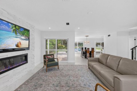 House in Palm Beach Gardens, Florida 5 bedrooms, 292.92 sq.m. № 2176851 - photo 5