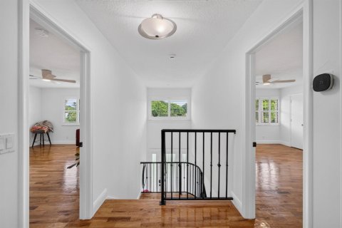 House in Palm Beach Gardens, Florida 5 bedrooms, 292.92 sq.m. № 2176851 - photo 19