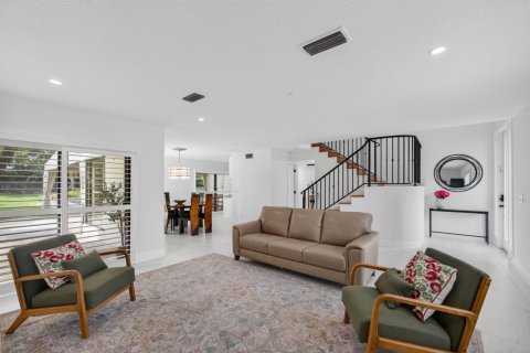 House in Palm Beach Gardens, Florida 5 bedrooms, 292.92 sq.m. № 2176851 - photo 4