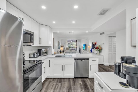 Condominio en venta en Lauderhill, Florida, 2 dormitorios, 117.06 m2 № 2006407 - foto 12