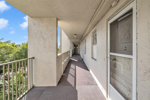 Condominio en venta en Lauderhill, Florida, 2 dormitorios, 117.06 m2 № 2006407 - foto 5