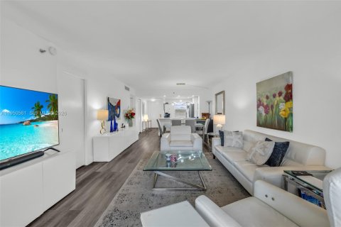 Condominio en venta en Lauderhill, Florida, 2 dormitorios, 117.06 m2 № 2006407 - foto 25