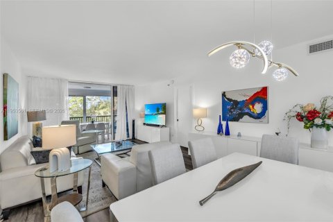 Condominio en venta en Lauderhill, Florida, 2 dormitorios, 117.06 m2 № 2006407 - foto 14