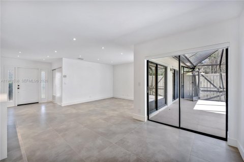 Снять в аренду кондоминиум в Коконат Крик, Флорида 2 спальни, 102.75м2, № 2045515 - фото 21