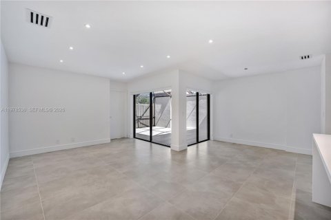 Снять в аренду кондоминиум в Коконат Крик, Флорида 2 спальни, 102.75м2, № 2045515 - фото 28