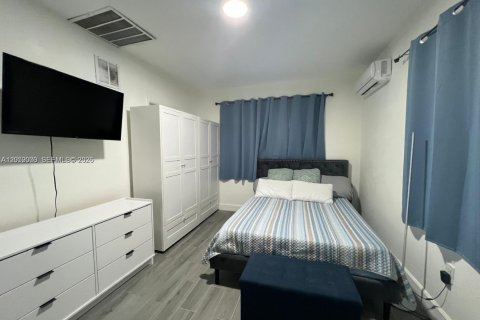 Immobilier commercial à Miami, Floride 2 chambres, 128.58 m2 № 2169114
