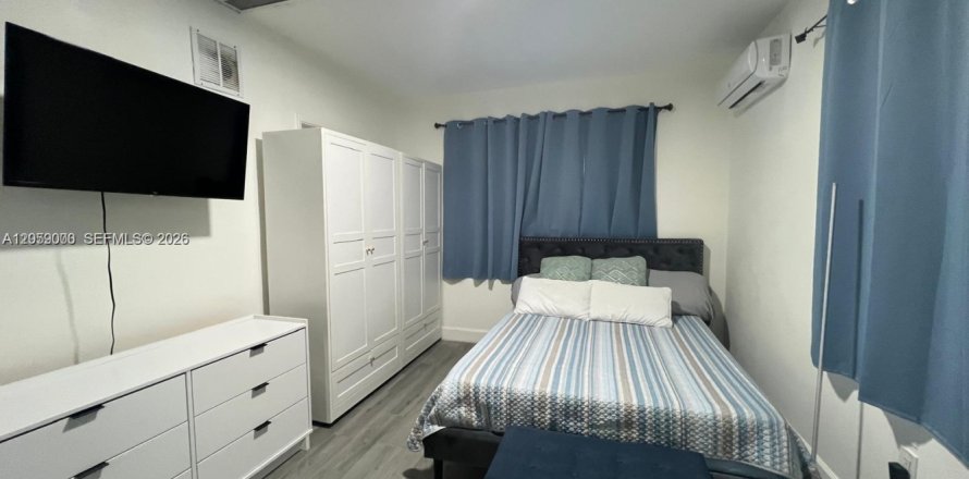 Immobilier commercial à Miami, Floride 2 chambres, 128.58 m2 № 2169114