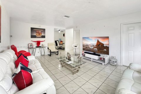 Купить виллу или дом в Дейви, Флорида 3 спальни, 180.23м2, № 2079640 - фото 7