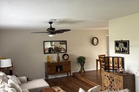 Villa ou maison à vendre à North Fort Myers, Floride: 3 chambres, 208.1 m2 № 2226051 - photo 5