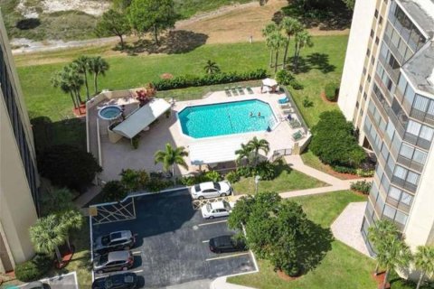 Condo in Lauderhill, Florida, 2 bedrooms  № 1031917 - photo 1