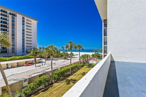 Condo in Sarasota, Florida, 1 bedroom  № 2091752 - photo 27