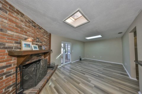 House in Seminole, Florida 4 bedrooms, 187.38 sq.m. № 1533624 - photo 22