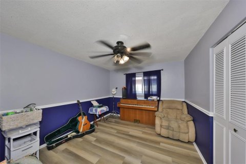 House in Seminole, Florida 4 bedrooms, 187.38 sq.m. № 1533624 - photo 27