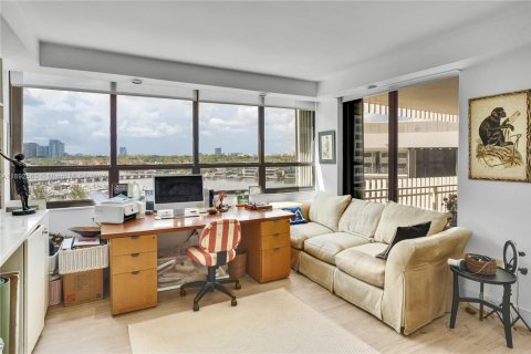 Купить кондоминиум в Майами, Флорида 5 комнат, 152.55м2, № 2054652 - фото 10