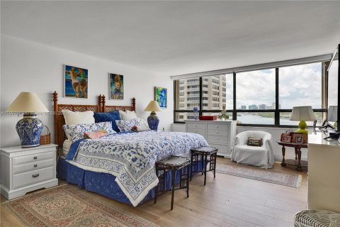 Купить кондоминиум в Майами, Флорида 5 комнат, 152.55м2, № 2054652 - фото 6