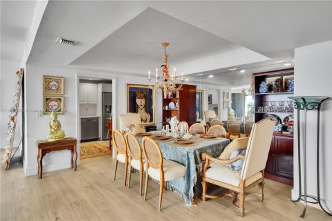 Купить кондоминиум в Майами, Флорида 5 комнат, 152.55м2, № 2054652 - фото 9