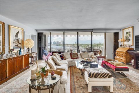 Купить кондоминиум в Майами, Флорида 5 комнат, 152.55м2, № 2054652 - фото 3