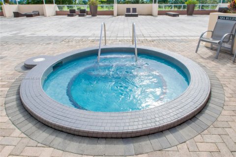 Снять в аренду кондоминиум в Авентура, Флорида 2 спальни, 105.72м2, № 1945244 - фото 23