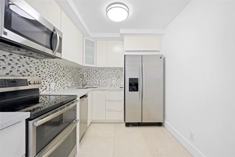 Снять в аренду кондоминиум в Авентура, Флорида 2 спальни, 105.72м2, № 1945244 - фото 6