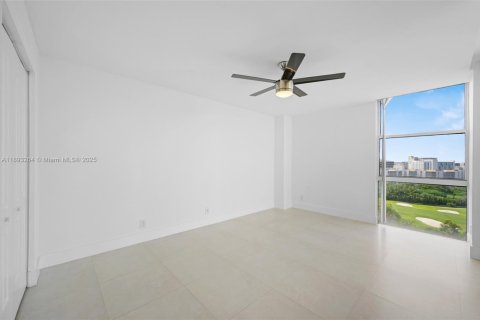 Снять в аренду кондоминиум в Авентура, Флорида 2 спальни, 105.72м2, № 1945244 - фото 8