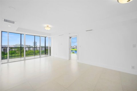 Снять в аренду кондоминиум в Авентура, Флорида 2 спальни, 105.72м2, № 1945244 - фото 4