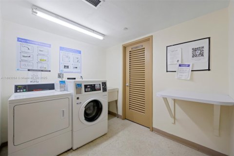 Снять в аренду кондоминиум в Авентура, Флорида 2 спальни, 105.72м2, № 1945244 - фото 24