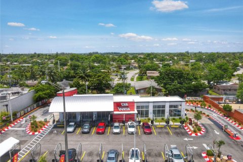 Propiedad comercial en venta en Fort Lauderdale, Florida № 1870045 - foto 1