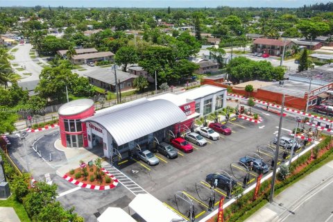 Propiedad comercial en venta en Fort Lauderdale, Florida № 1870045 - foto 3