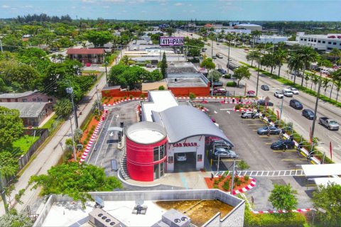 Propiedad comercial en venta en Fort Lauderdale, Florida № 1870045 - foto 10