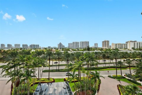 Condominio en venta en Sunny Isles Beach, Florida, 3 dormitorios, 198.44 m2 № 1849337 - foto 13