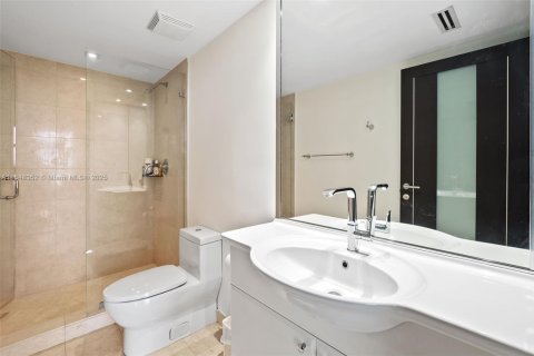 Condominio en venta en Sunny Isles Beach, Florida, 3 dormitorios, 198.44 m2 № 1849337 - foto 16