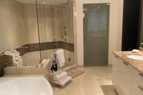 Condominio en venta en Sunny Isles Beach, Florida, 3 dormitorios, 198.44 m2 № 1849337 - foto 27