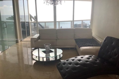 Condominio en venta en Sunny Isles Beach, Florida, 3 dormitorios, 198.44 m2 № 1849337 - foto 3